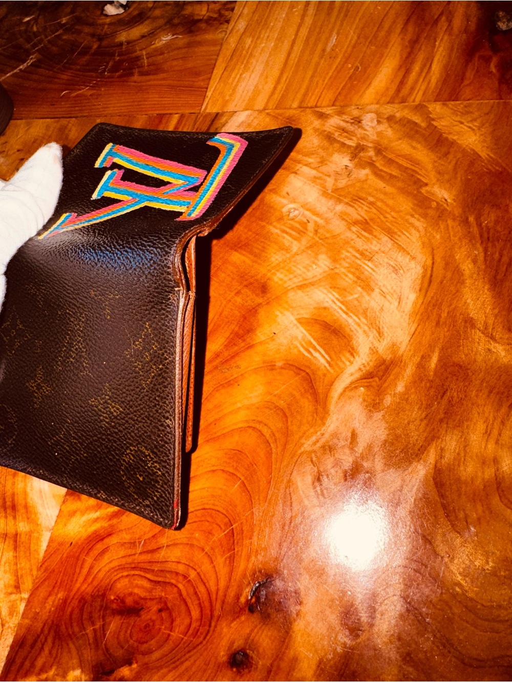 Louis Vuitton, multiple card holder, reinvented hand painted vintage wallet - Picture 6 of 14